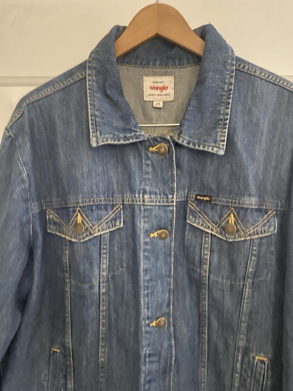 Wrangler Denim Jacket Women’s Size XXL Distressed Cowgirl Cowboy Rodeo Western